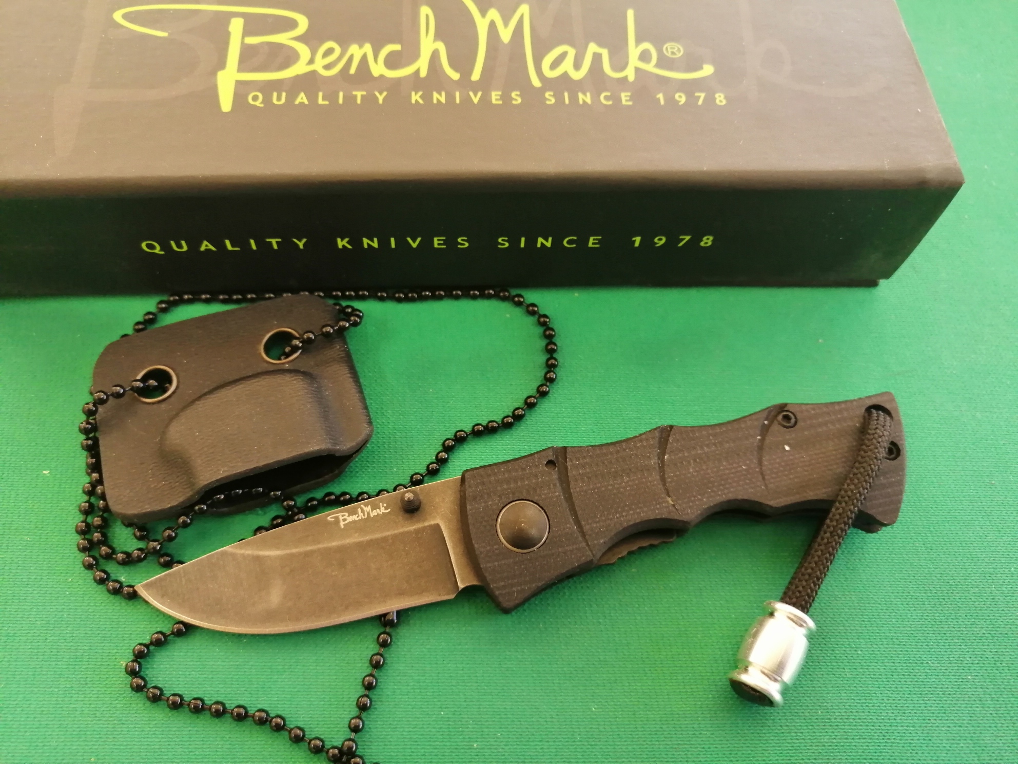 Favoloso coltello chiudibile Linerlock Benchmark BMK067 da collo