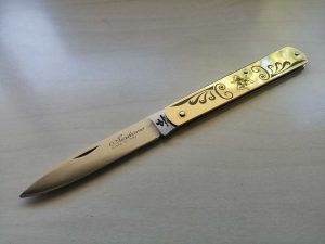 Coltello Sfilato siciliano manico ottone. TRINACRIA ALI 0559/9901-17