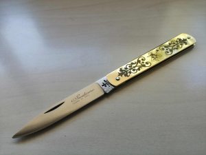 Coltello Sfilato siciliano manico ottone. TRINACRIA ROSE 0559/9902-17